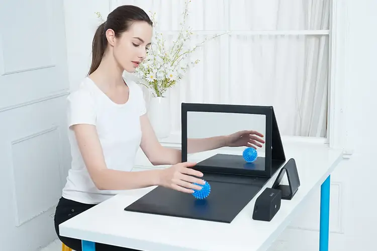 Smart Rehabilitation Mirror